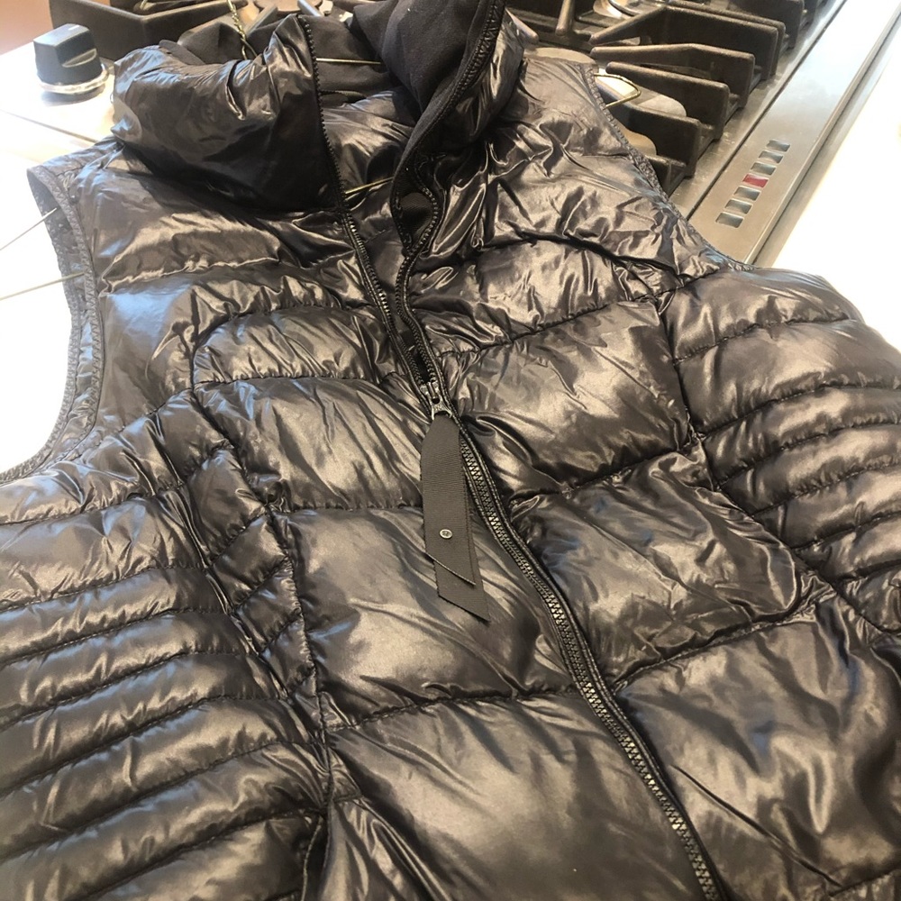 LULULEMON LIGHTWEIGHT VEST